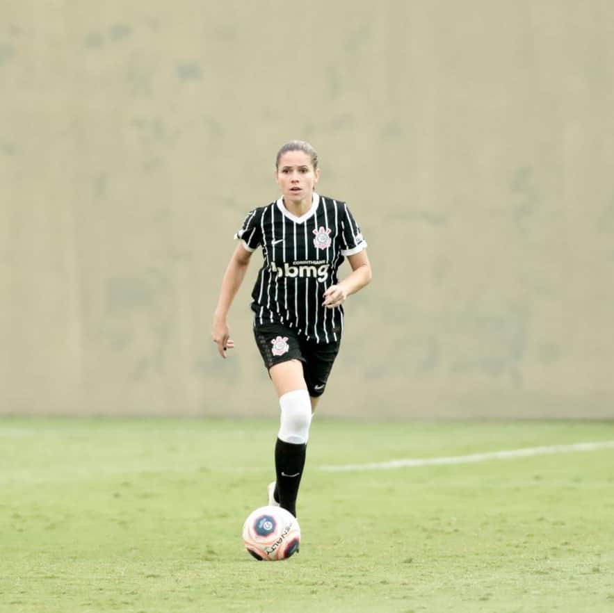 コリンチャンスさんのインスタグラム写真 - (コリンチャンスInstagram)「NOVIDADE, FIEL!⠀ ⠀ O @corinthiansfutebolfeminino teve 5 atletas chamadas pela Seleção Brasileira para o 1º período de treinos em 2021.⠀ ⠀ Parabéns para as nossas guerreiras @erikotinhac, @andressinha95, @tata_dias10, @adrianasilvaoficial_016 e pela 1ª vez convocada @ingrydlima5. Boa sorte com a amarelinha! 🖤⠀ ⠀ 📸 Rodrigo Coca/Agência Corinthians⠀ ⠀ #RespeitaAsMinas」12月15日 9時26分 - corinthians