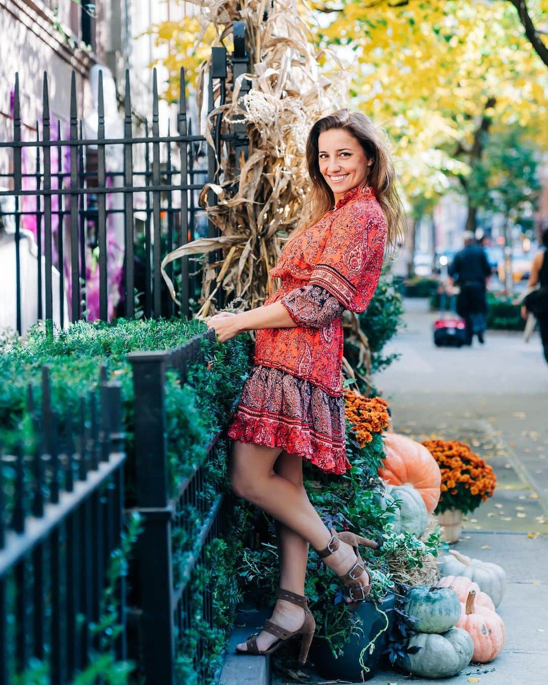 のインスタグラム：「The perfect paisley to throw-on-and-go. Shop our signature elastic waist Blendon Dress! #shoshanna #nyc #paisley」