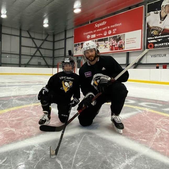 NHLさんのインスタグラム写真 - (NHLInstagram)「Sunday Skates with Dad >>>  (📷 Kris Letang, @kletang_58)」12月15日 9時47分 - nhl