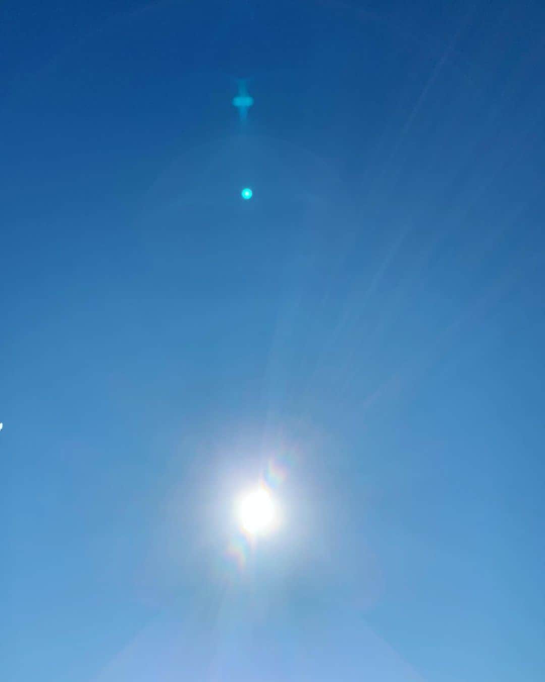 黒沢薫さんのインスタグラム写真 - (黒沢薫Instagram)「寒い。が、いい天気。 #イマソラ #beautiful #sunnyday #music #soul #rb #singer #lovelife #instaview #sky #blue」12月15日 10時20分 - kaorukurosawa_lovelife
