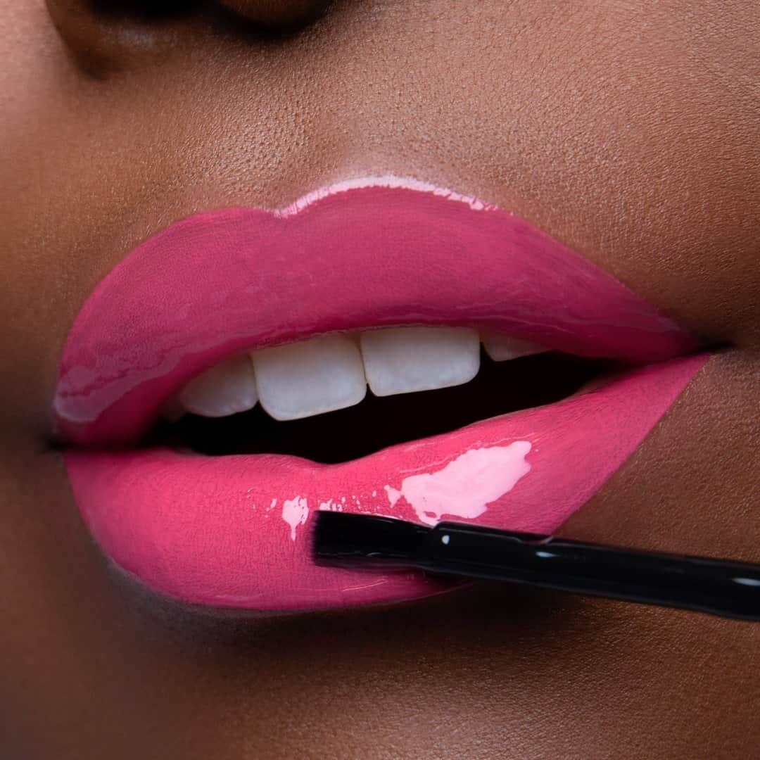 NYX Cosmeticsさんのインスタグラム写真 - (NYX CosmeticsInstagram)「Caution: Major shine ahead ⚠️✨ @jieasa applies our NEW SHINE LOUD HIGH SHINE LIP COLOR in 'Another Level' for this glossy pink moment 💕 Shop the full collection at nyxcosmetics.com & @ultabeauty 😘 • #nyxcosmetics21drop #nyxcosmetics #nyxprofessionalmakeup #crueltyfreebeauty」12月15日 10時23分 - nyxcosmetics