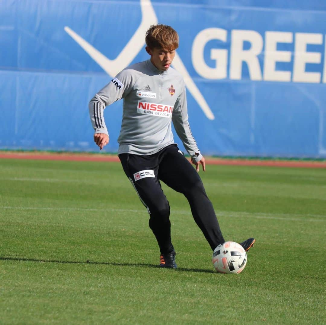 ツエーゲン金沢さんのインスタグラム写真 - (ツエーゲン金沢Instagram)「. 本日のトレーニング⚽️ . 明日の京都戦に向けて💪 勝ち点3とるぞっ🔥🔥🔥 . #zweigen#ツエーゲン#ツエーゲン金沢#ZWEIGEN#KANAZAWA#Kanazawa#石川#金沢#挑戦をこの街の伝統に#ISHIKAWA#Ishikawa#NEXTSTORY#サッカー#soccer#Jリーグ#J2#観戦#スポーツ#sports#WeareZweigen#japan#football」12月15日 10時38分 - zweigen_official