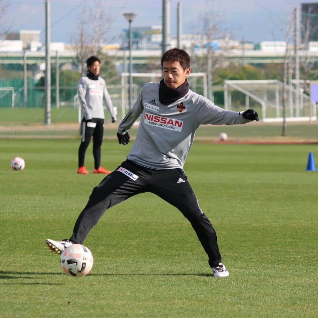 ツエーゲン金沢さんのインスタグラム写真 - (ツエーゲン金沢Instagram)「. 本日のトレーニング⚽️ . 明日の京都戦に向けて💪 勝ち点3とるぞっ🔥🔥🔥 . #zweigen#ツエーゲン#ツエーゲン金沢#ZWEIGEN#KANAZAWA#Kanazawa#石川#金沢#挑戦をこの街の伝統に#ISHIKAWA#Ishikawa#NEXTSTORY#サッカー#soccer#Jリーグ#J2#観戦#スポーツ#sports#WeareZweigen#japan#football」12月15日 10時38分 - zweigen_official