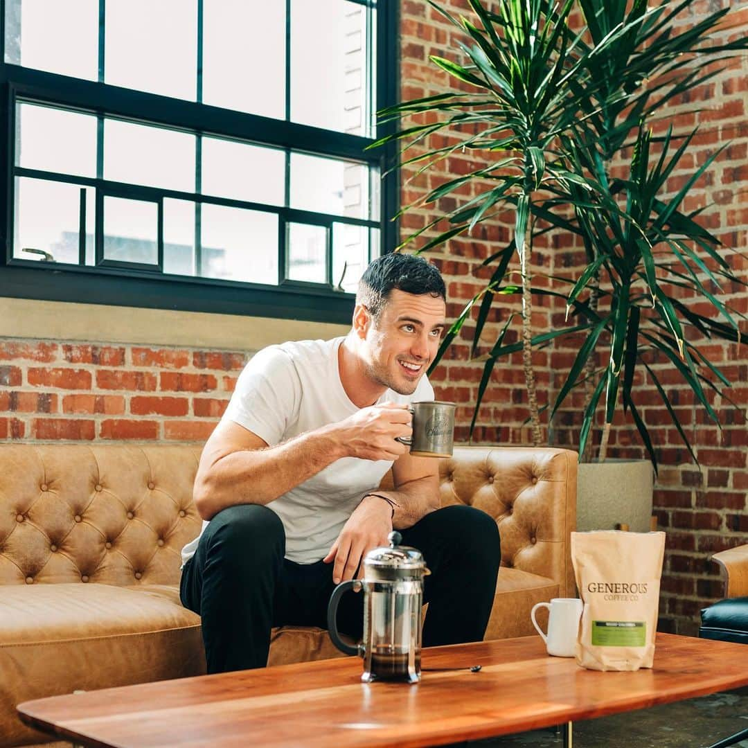 ベン・ヒギンズさんのインスタグラム写真 - (ベン・ヒギンズInstagram)「For those of you who don't know or who comment "get a job", my life consisted of operating @generous_coffee_ for over 3 years. I spend most of my days browsing excel strategies, checking in on our insanely talented team, and then napping. All to build a for-purpose business that can donate 100% of our profits to organizations fighting injustice facing humans. I am not the sharpest chisel you have ever held or seen but I do love my job. I would not have it any other way.」12月15日 10時53分 - higgins.ben