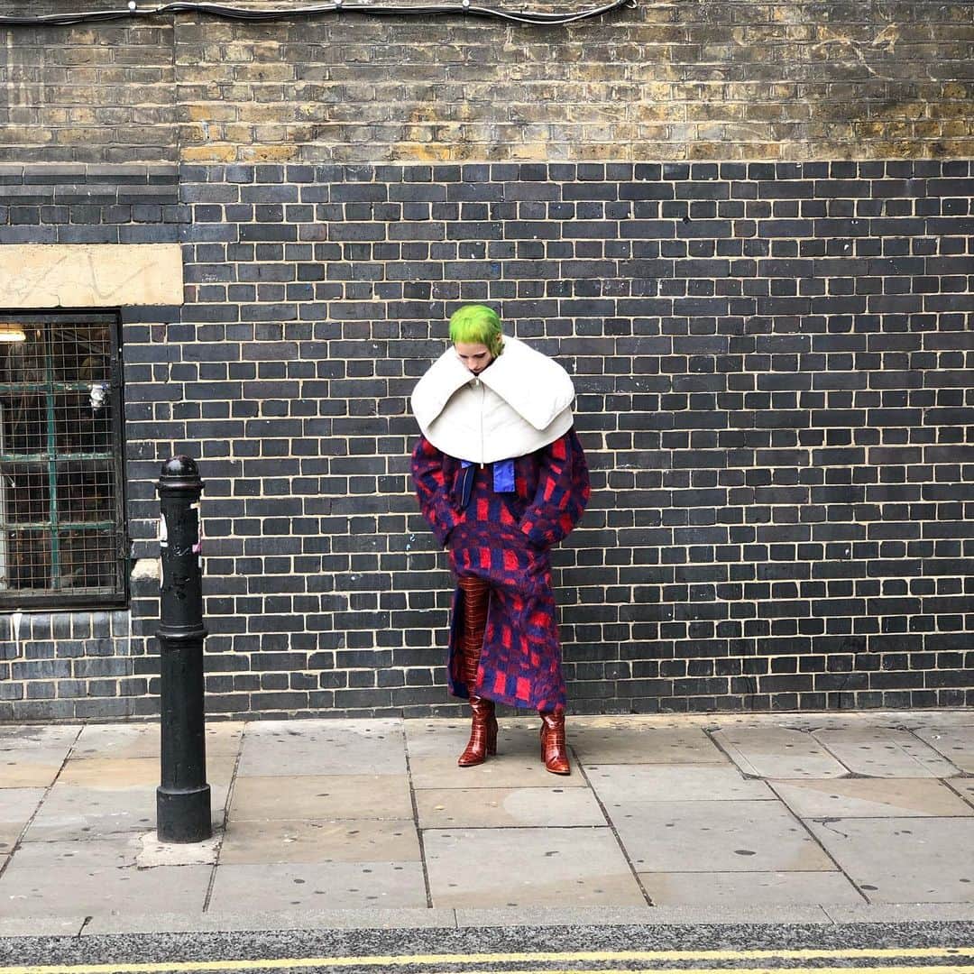 LAUNCHのインスタグラム：「LONDON🇬🇧  The upcoming KILLERS event at GENT is more realistic than this outfit.」
