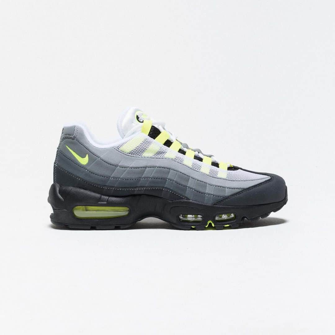 UNDFTDさんのインスタグラム写真 - (UNDFTDInstagram)「Nike Air Max 95 OG ‘Neon’ // Available Thursday 12/17 at Undefeated.com」12月15日 11時24分 - undefeatedinc