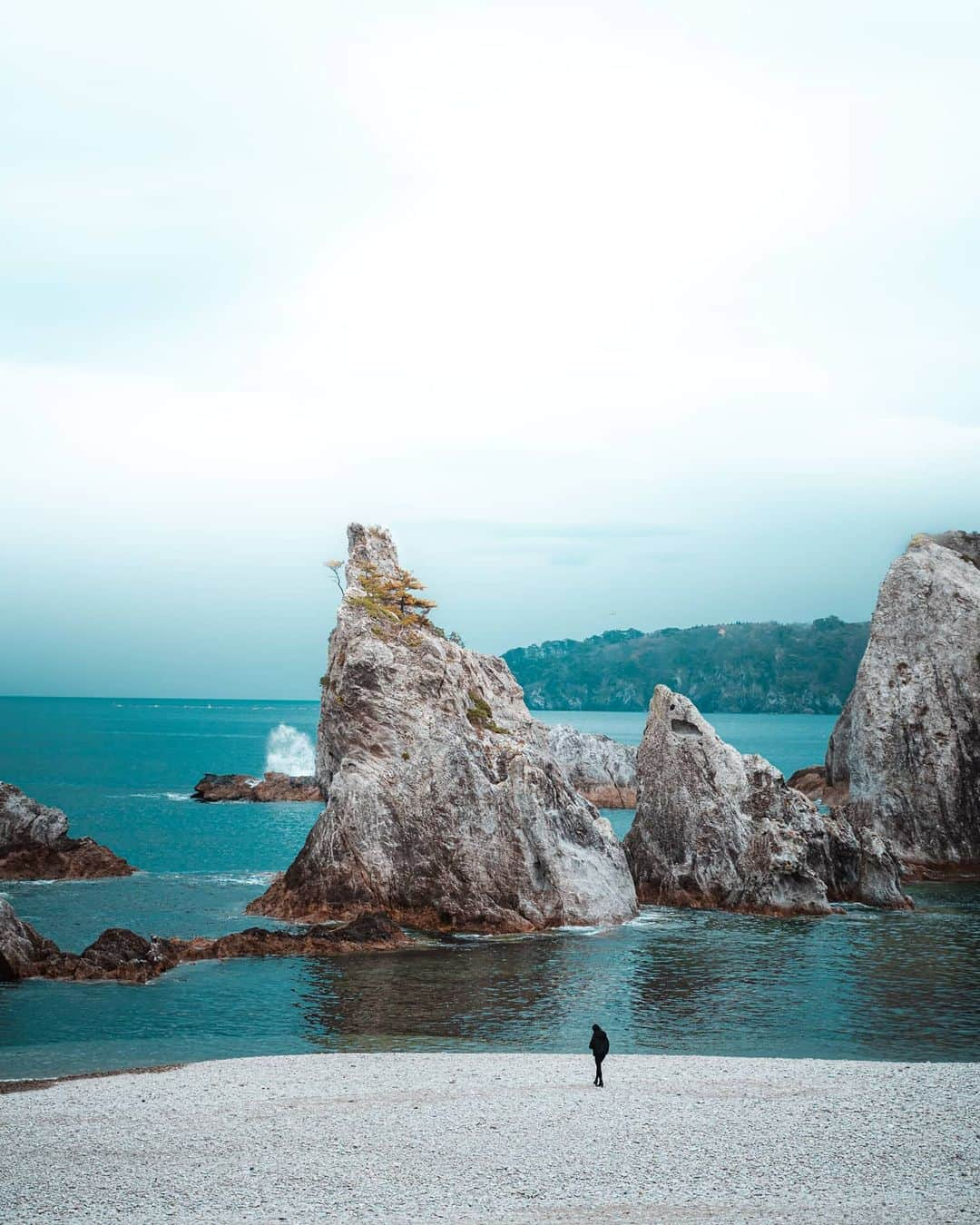 Joshさんのインスタグラム写真 - (JoshInstagram)「- Another adventure soon. . . . . . . #japan #japanawaits #japan_vacations #explorejapan #discoverjapan #iwate #createexplore #beach #jodogahama #浄土ヶ浜 #日本 #岩手」12月15日 11時48分 - joshtaylorjp