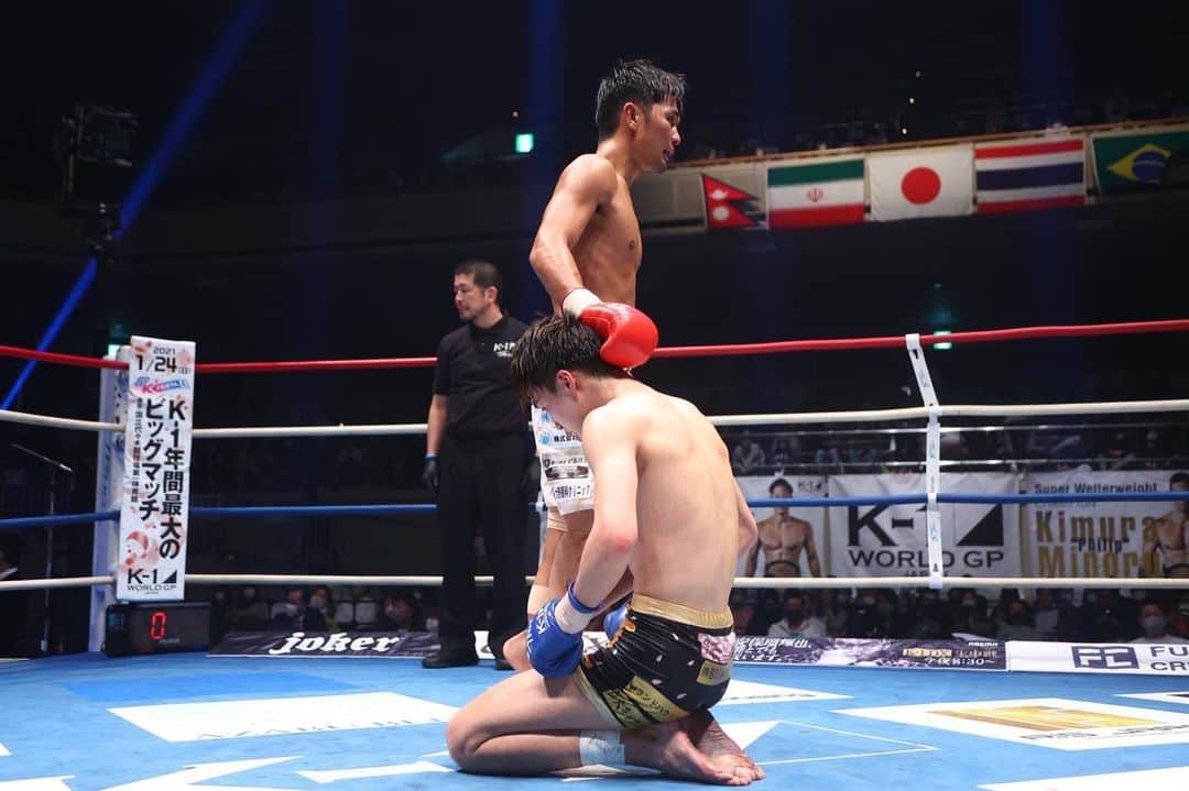 大沢文也のインスタグラム：「もう戦いたくない。だけどもう一度リングで会おう。  #k1 #k1wgp #kickboxing #先輩後輩 #仲間 #友達 #戦友」