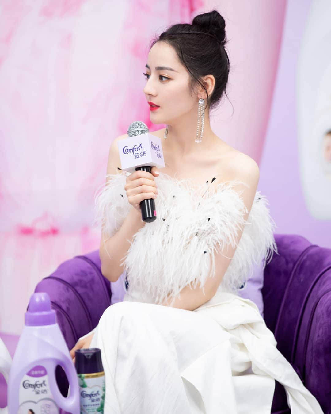 ディルラバ・ディルムラット（Dilraba Dilmurat）さんのインスタグラム写真 - (ディルラバ・ディルムラット（Dilraba Dilmurat）Instagram)「#迪丽热巴 #热巴 #胖迪 #小迪 #dilirebadilmurat #dilireba #dilraba #dilrabadilmurat」12月15日 12時01分 - dilrabalovers_