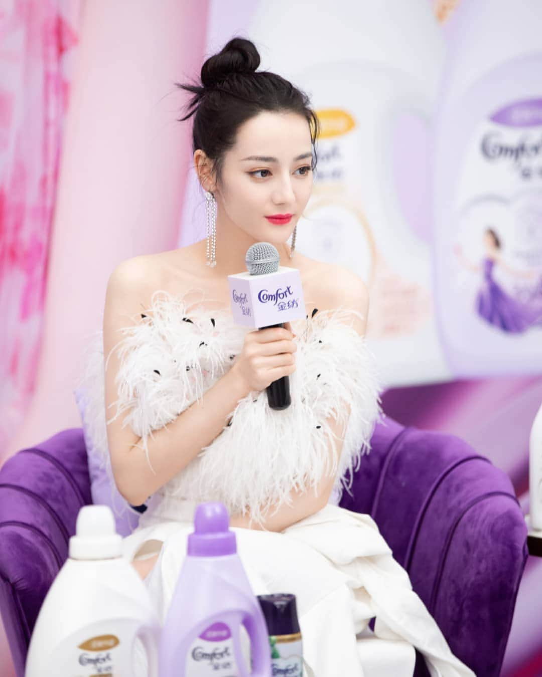 ディルラバ・ディルムラット（Dilraba Dilmurat）さんのインスタグラム写真 - (ディルラバ・ディルムラット（Dilraba Dilmurat）Instagram)「#迪丽热巴 #热巴 #胖迪 #小迪 #dilirebadilmurat #dilireba #dilraba #dilrabadilmurat」12月15日 12時01分 - dilrabalovers_