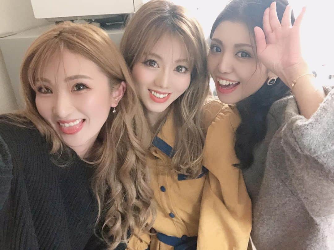 のインスタグラム：「らぶ〜🥺💓💓💓  2人が作ってくれたすき焼き美味しかった〜😆🥰←片付けしかしてないww  #地元#友達 #おふざけ隊 #らぶみ　 #すき焼きパーティー  #ほーむぱーてぃー  #japanesegirls #love #bestfriends  #sukiyaki」