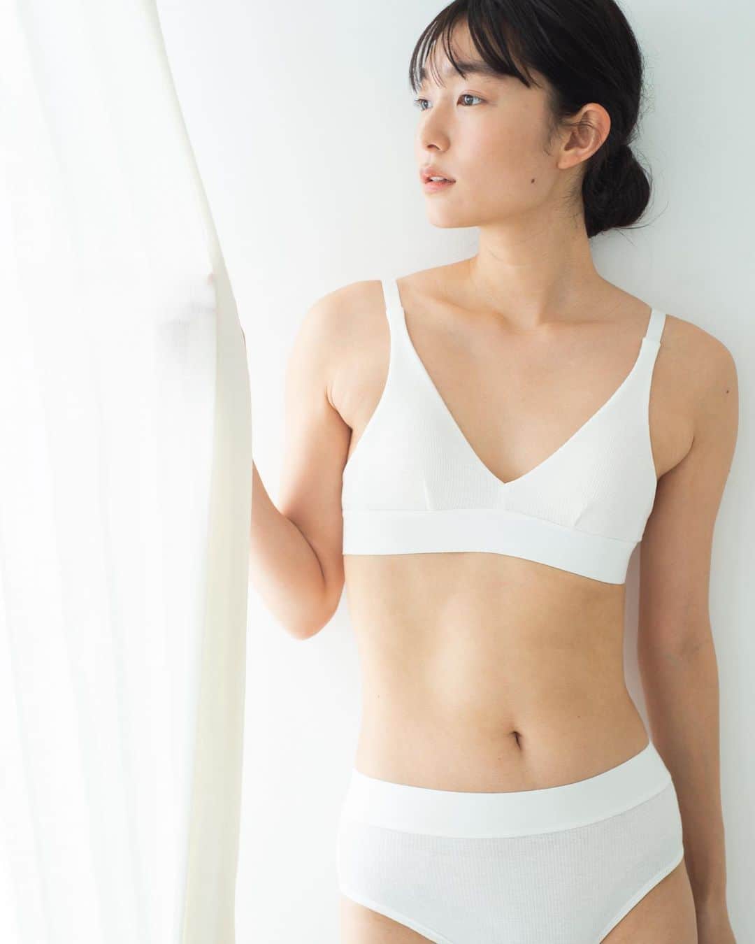 花盛友里のインスタグラム：「Shooting for @pristine_official  プリスティンの商品はどこまでもオーガニックで人にも地球にも優しくてもう頭上がりません。さいこう！」