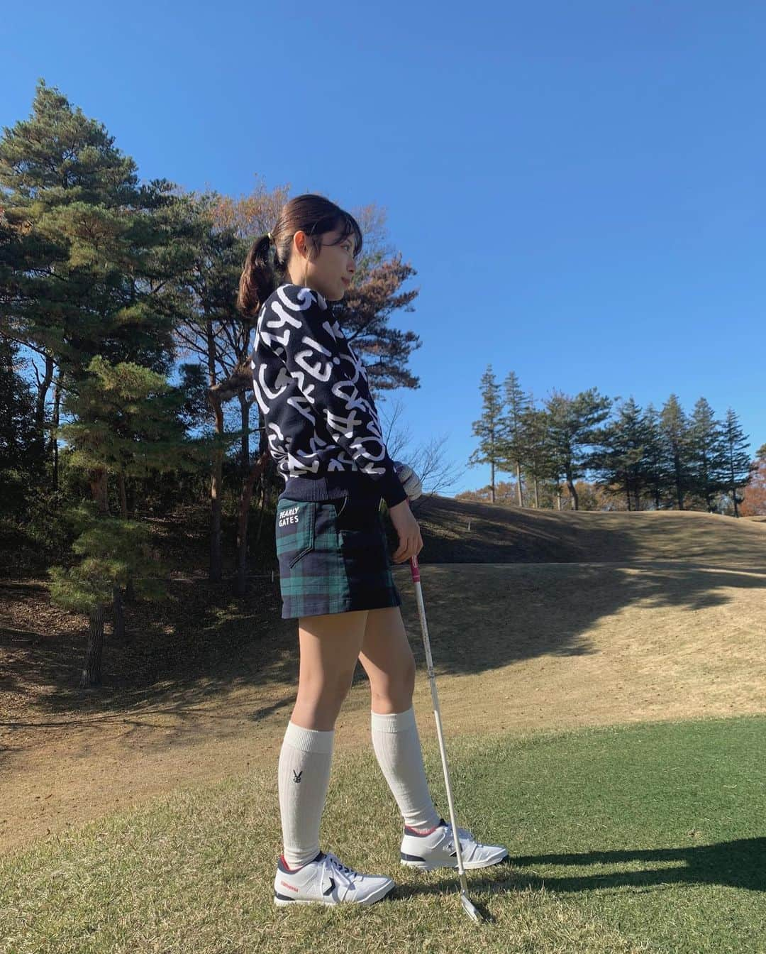 寺田安裕香のインスタグラム：「⛳️ 11月から本格的に始めました🏌️‍♀️ この間初めてのラウンドで138… 伸び代しかないですね🥺笑 がんばります！！！ ・ ・ ・ ・ ・ #ゴルフ #はじめました #ゴルフコーデ #ゴルフ女子  #自然 #気持ちいい #golf #golfgirl #golfstagram  #japan #japanesegirl  #좋아요 #팔로미#추억#일상룩 #漂亮 #赞 #粉我 #followｍe」