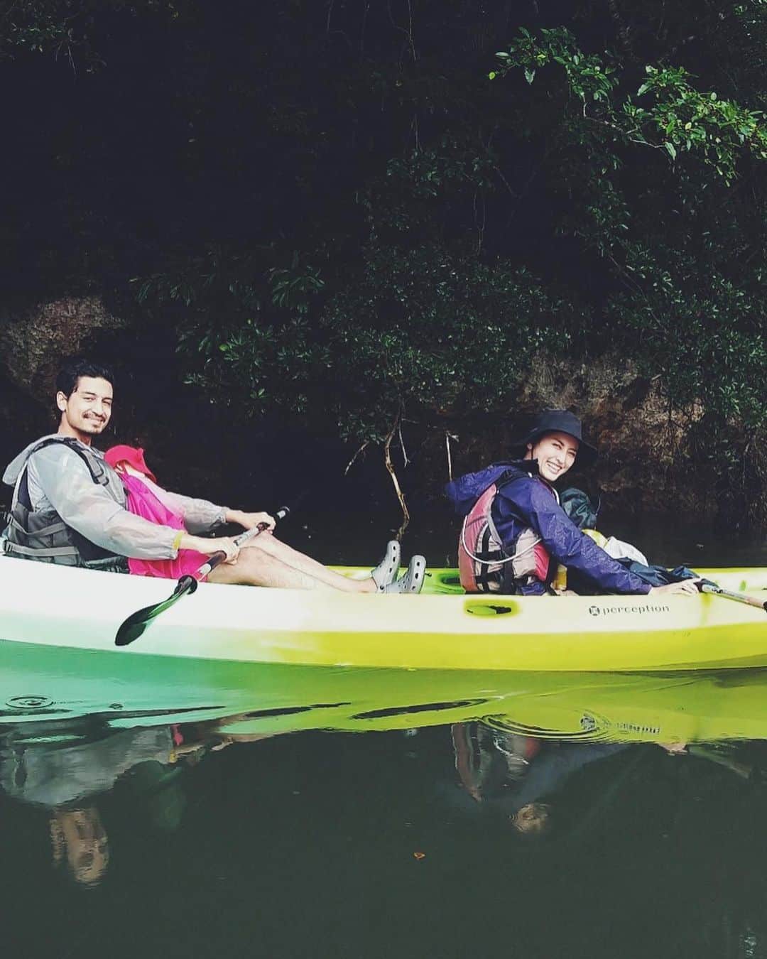 尾形沙耶香さんのインスタグラム写真 - (尾形沙耶香Instagram)「#kayaking 🛶  #memories  #family 👨‍👩‍👦‍👦」12月15日 17時50分 - sayakaogata