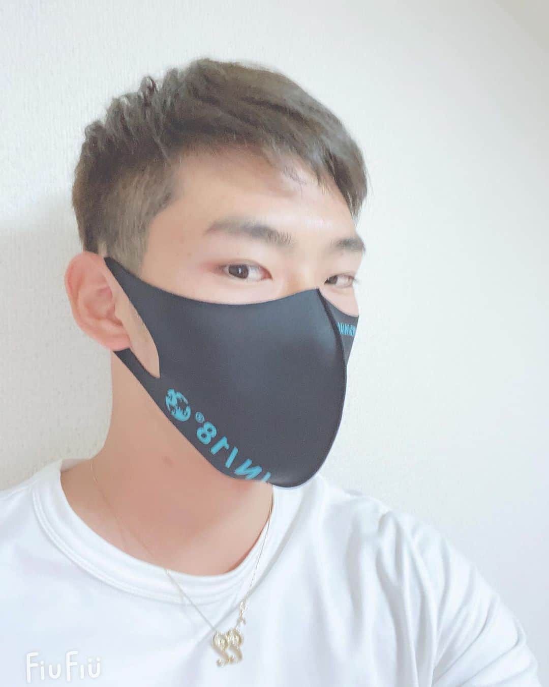 中村奨成さんのインスタグラム写真 - (中村奨成Instagram)「オシャレなマスクです✨✨  12/20時点で私をフォローしてくださっている皆様が、グランダンエースを新たにフォローして頂き、フォローしてくださった皆様の中から抽選で3名様に私が付けているこのマスクがプレゼントされます！  抽選はわたしの方で行わせて頂き、当選結果は12/25グランダンエースより InstagramDMが届きます！  ★条件 フォロワーの皆様が、グランダンエースを新たにフォロー  こちらのマスク現在非売品とのことですので、この機会にぜひフォローしてみてくださいっ♪  #groundnace #ground_n_ace #グランダンエース @ground_n_ace」12月15日 17時53分 - shosei.6226