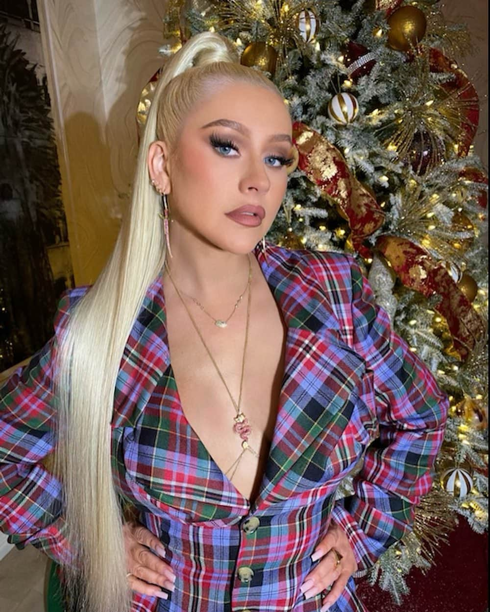 クリスティーナ・アギレラさんのインスタグラム写真 - (クリスティーナ・アギレラInstagram)「Tonight on @latenightseth 💋」12月15日 12時32分 - xtina