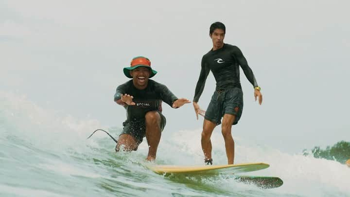 八代健のインスタグラム：「Finally, full version of The Andaman Surf Journey is out ! I am so pleased to share our adventures here.   The Andaman Sea in the south is another world to experience. It’s really an outdoor paradise to explore.   I am happy to invite you to explore Thailand - In and out of the water, you will have the time of your life.  #AndamanSurfJourney #AmazingThailand #surfing #surfjourney #surfer #surftrip  📽🎬 @projektnow」