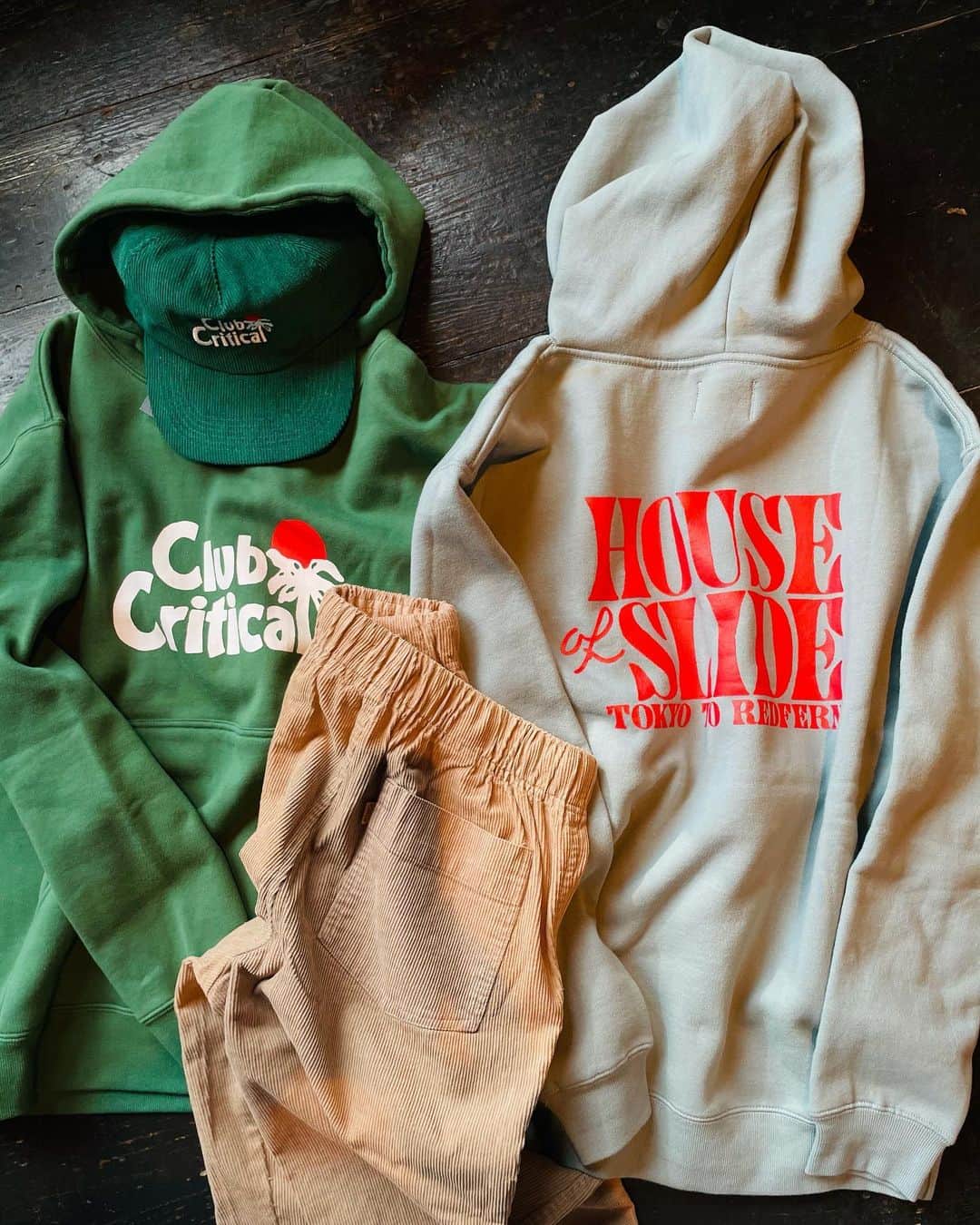 PORT of CALL Cafe&Store Tokyoのインスタグラム：「﻿ #pocdstyle﻿ -New Arrival-﻿ @tcss﻿ 🧥HOUSE OF SLIDE HOODY﻿ (Sea Pine,Cocontut)﻿ THIRST THING HOODY﻿ (Dark Forest)﻿ 👖All Day Cord Pant﻿ (Sand)﻿ Stocked @poc_daikanyama﻿ カラーフーディー。﻿ 冬はモノクロテイストになりやすい、🤔❄️﻿ そんな時もアクセントでカラーをみせてオシャレを楽しんで✨✌️そんなフーディー達は絶対に ＠tcss!!﻿ #tcss #criticalslide #new #collection #portofcalldaikanyama #cafeandstore」
