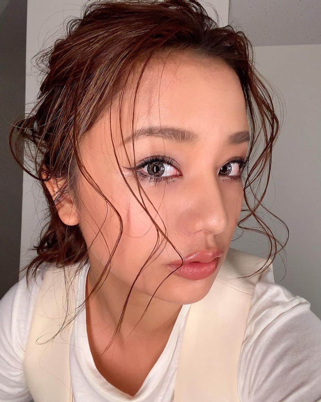 のインスタグラム：「#メアメイク #高橋メアリージュンメイク #スモーキーメイク #smorkymakeup  #ウェットヘア」