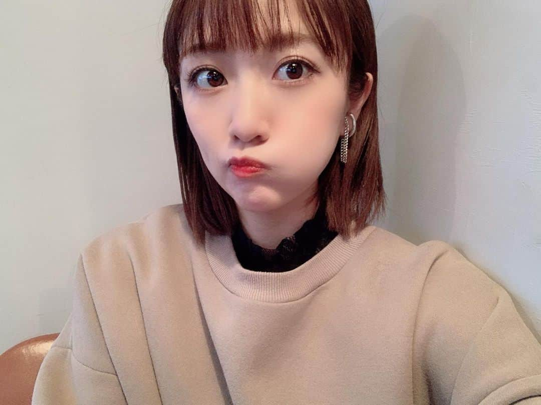 高橋みなみさんのインスタグラム写真 - (高橋みなみInstagram)「1週間くらい前にAbbey2でヘアメンテナンスしたんだけど 色やっぱり良い感じ😚 今回は少しトーンを落ち着かせてもらいました！ しんぺいさんありがとうございました✨  最近「良いお年をー！」を言う機会が増えてきましたね！ 年の瀬だなー。  #abbey2  #hair  #haircolor  #thankyou」12月15日 13時27分 - taka37_chan