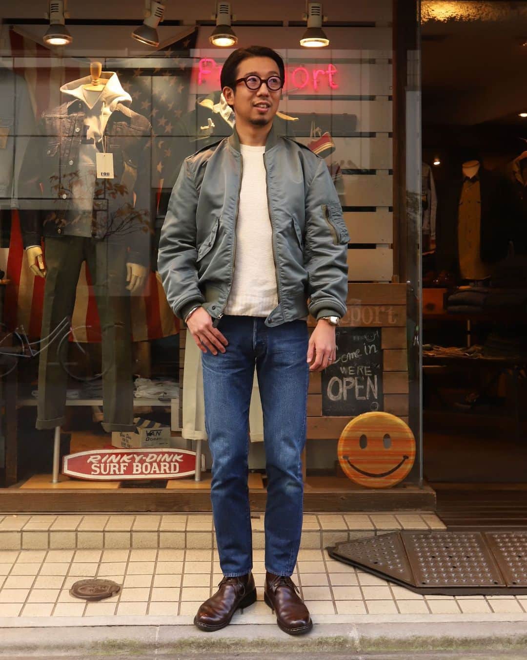 のインスタグラム：「本日のSTYLE  WORKERSのL-2BはMサイズがラスト1に・・・  #jacket#denim#workersjapan #sweater#jamescharlotte #shoes#paraboot #ivystyle#trad#military#surf #Freeportueno#tokyo#上野セレクトショップ」