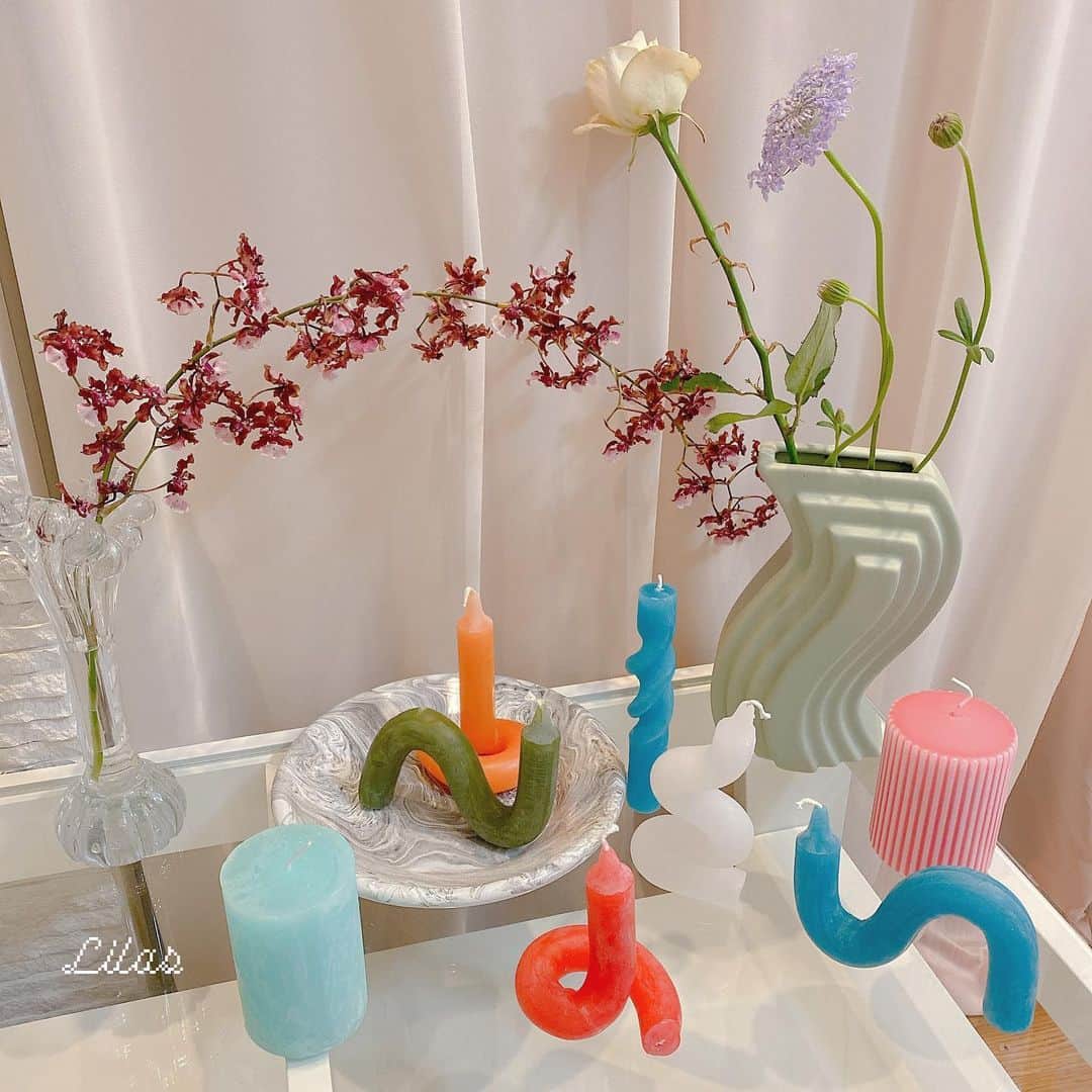 のインスタグラム：「* DIY 🧤🕯 床に水ぶちまけるし大変だった🥲 #キャンドル #お花のある暮らし #フラワーベース」