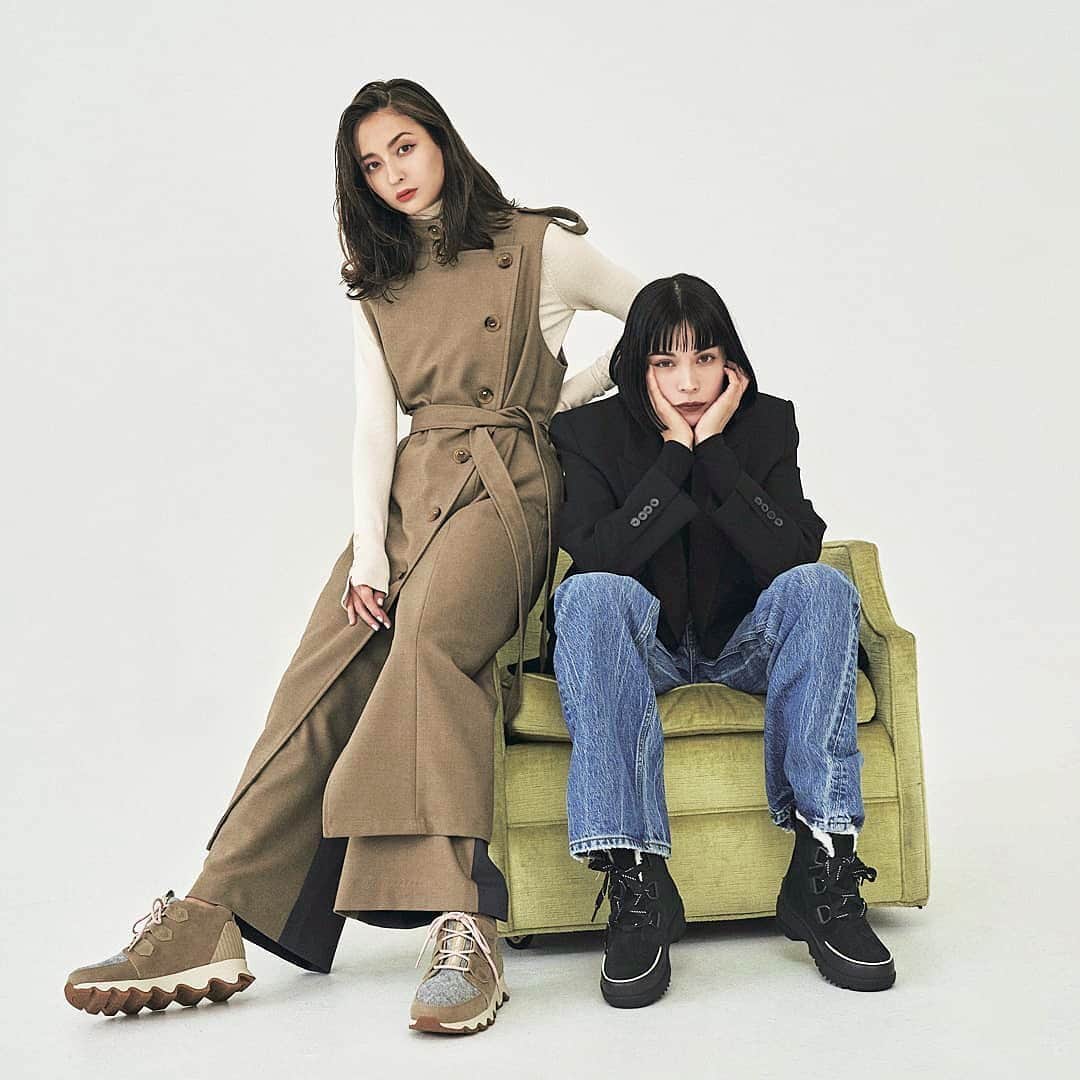 のインスタグラム：「🦨 Thank you @gina_mag 🤍🖤 ⠀ ⠀ 🧥 ： @oskerthelabel ⠀ ☁️ ： @jakkeldn ⠀ ⠀ Contact ☞ @jack_joat ⠀ #oskerthelabel #jakkeldn #freefromwool #オスカー #ジャッキー  #Gina #Ginamagazine #GinaWinter」