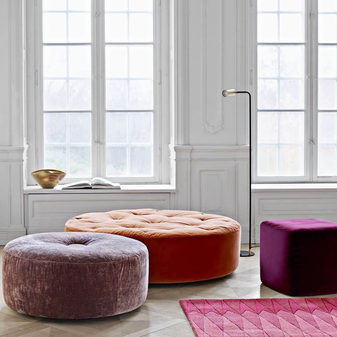 eilersenのインスタグラム：「Wheel footstools with Bun. Wheel has various sizes from ⁠60 cm to 120 cm. ⁠ •⁠ •⁠ #eilersen #wheel #eilersenfurniture #myeilersen #interiordesign #homedecor #sofa #danishdesign #inredning #finahem #interiorlovers #interiordesign #modernliving #minimalism #nordiskehjem #nordicinspiration #nordicliving #craftsmanship #luxurylifestyle #boligindretning #designinterior #livingroominspo #boliginspiration #softminimalism #hemindredning #schönerwohnen #nordicminimalism」