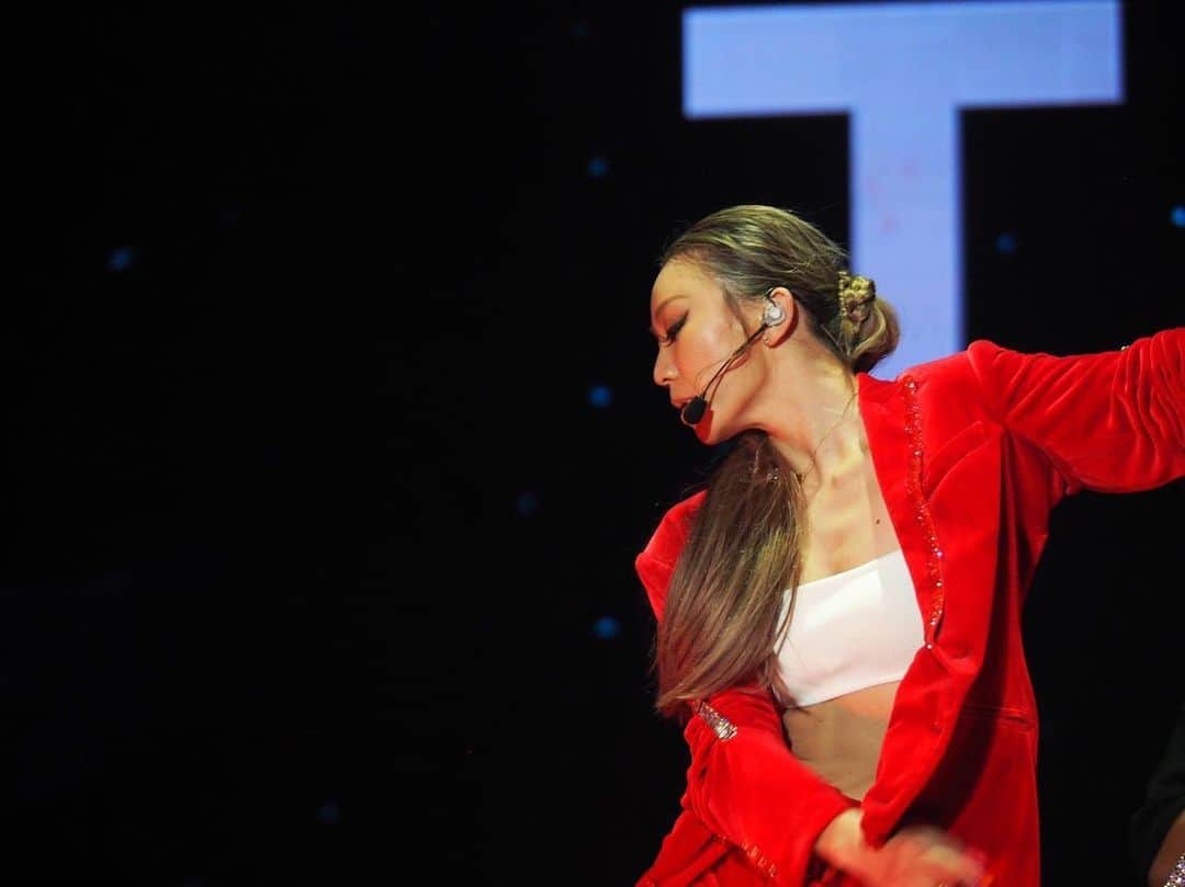 のインスタグラム：「.﻿ LIVE PHOTO.﻿ ﻿ #mynameis #tour #2020 #live #photo #artist #dance #dancer #kodakumi #倖田來未」