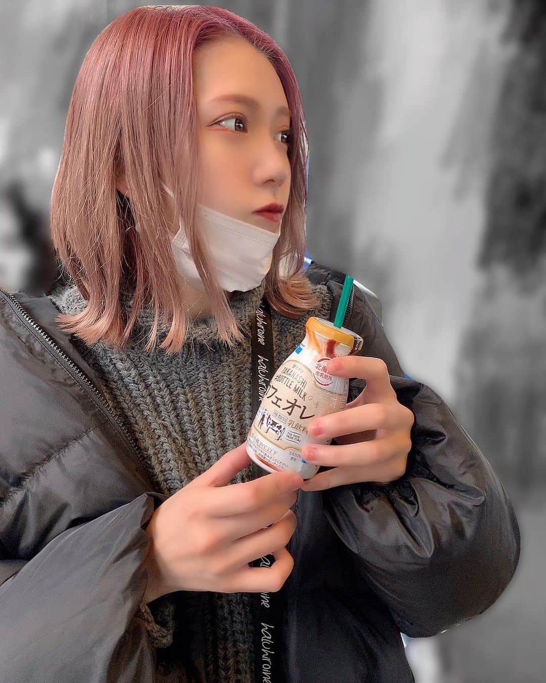 茂木忍のインスタグラム：「この飲み物高校の自販機で買ってたやつに味が似てる🍼」