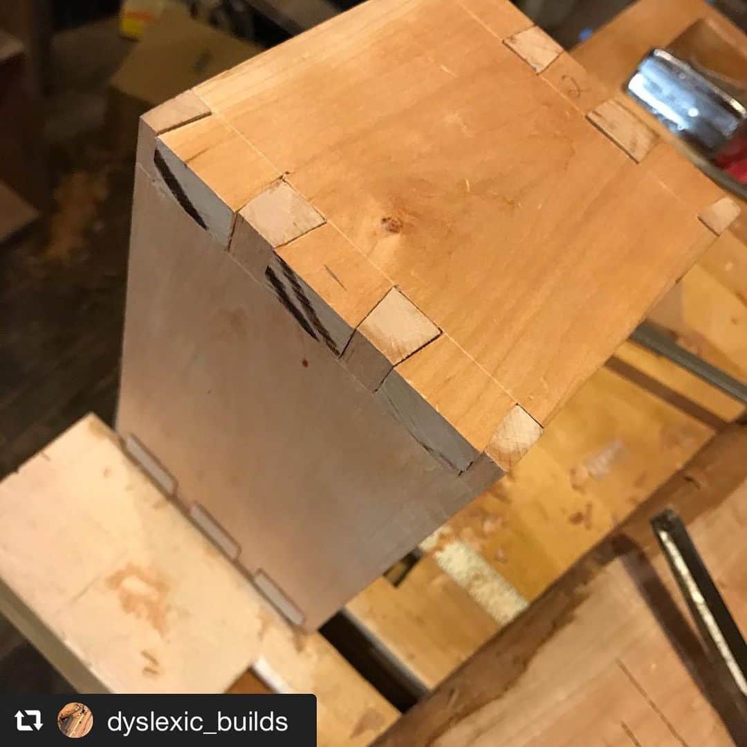 SUIZAN JAPANさんのインスタグラム写真 - (SUIZAN JAPANInstagram)「Great work!! Keep going and enjoy woodworking👍﻿ ﻿ #repost📸 @dyslexic_builds﻿ Completed my first ever dove tails! They don’t look nice or neat but with lots of practice they will. A key take a way is always have a sharp chisel.﻿ Thank you: @iliketomakestuff @jkatzmoses @jimmydiresta makesomethingtv @mattestlea @thirdcoastcraftsman @craftedworkshop @paul.a.j.sellers @jackman_works @wobydesign @ar_txwoodcraft for having video to help and inspire me.﻿ ﻿ #suizan #suizanjapan #japanesesaw #japanesesaws #japanesetool #japanesetools #craftsman #craftsmanship #handsaw #pullsaw #ryoba #dozuki #dovetail #flushcut #woodwork #woodworker #woodworkers #woodworking #woodworkingtools #diy #diyideas #japanesestyle #japanlife」12月15日 16時01分 - suizan_japan