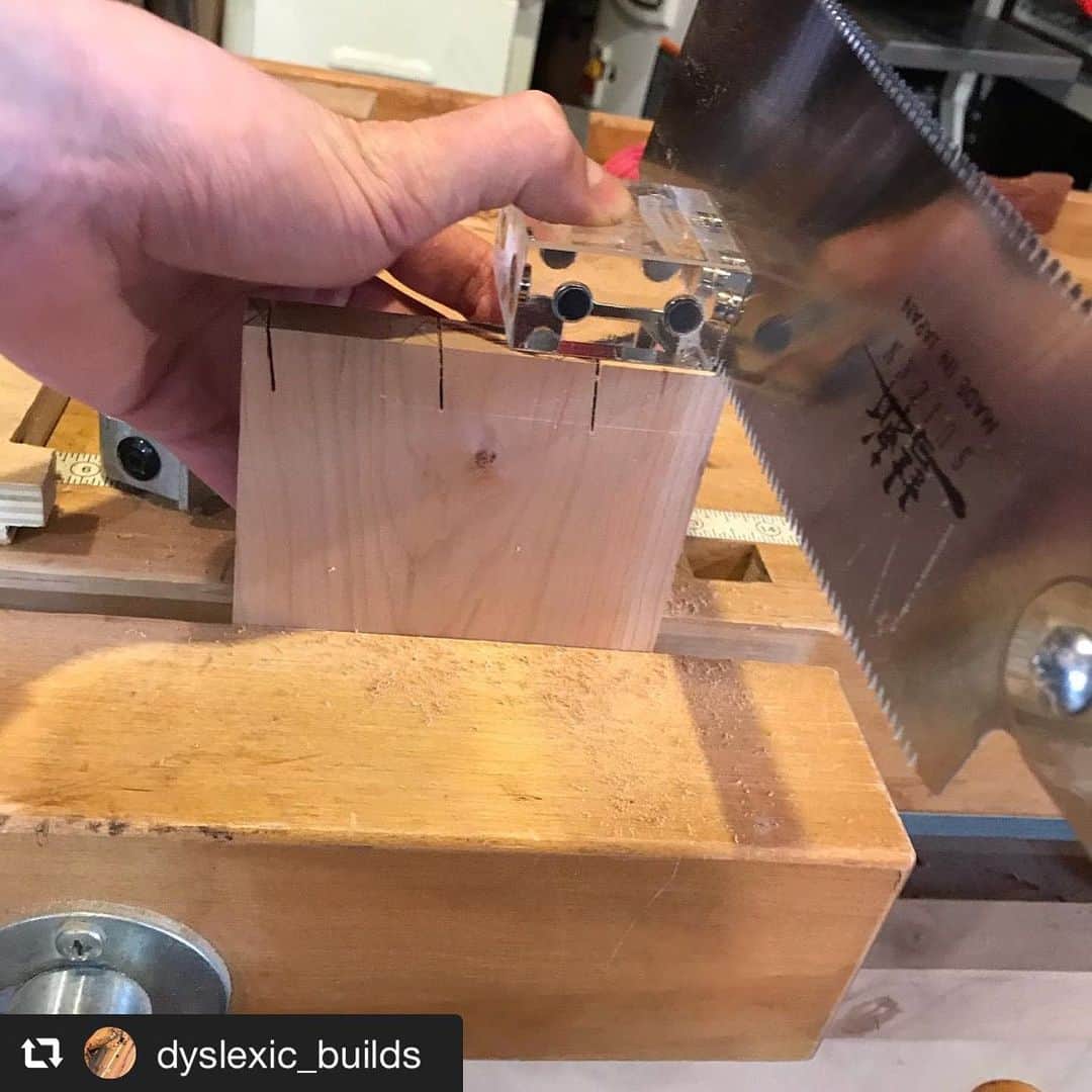 のインスタグラム：「Great work!! Keep going and enjoy woodworking👍﻿ ﻿ #repost📸 @dyslexic_builds﻿ Completed my first ever dove tails! They don’t look nice or neat but with lots of practice they will. A key take a way is always have a sharp chisel.﻿ Thank you: @iliketomakestuff @jkatzmoses @jimmydiresta makesomethingtv @mattestlea @thirdcoastcraftsman @craftedworkshop @paul.a.j.sellers @jackman_works @wobydesign @ar_txwoodcraft for having video to help and inspire me.﻿ ﻿ #suizan #suizanjapan #japanesesaw #japanesesaws #japanesetool #japanesetools #craftsman #craftsmanship #handsaw #pullsaw #ryoba #dozuki #dovetail #flushcut #woodwork #woodworker #woodworkers #woodworking #woodworkingtools #diy #diyideas #japanesestyle #japanlife」