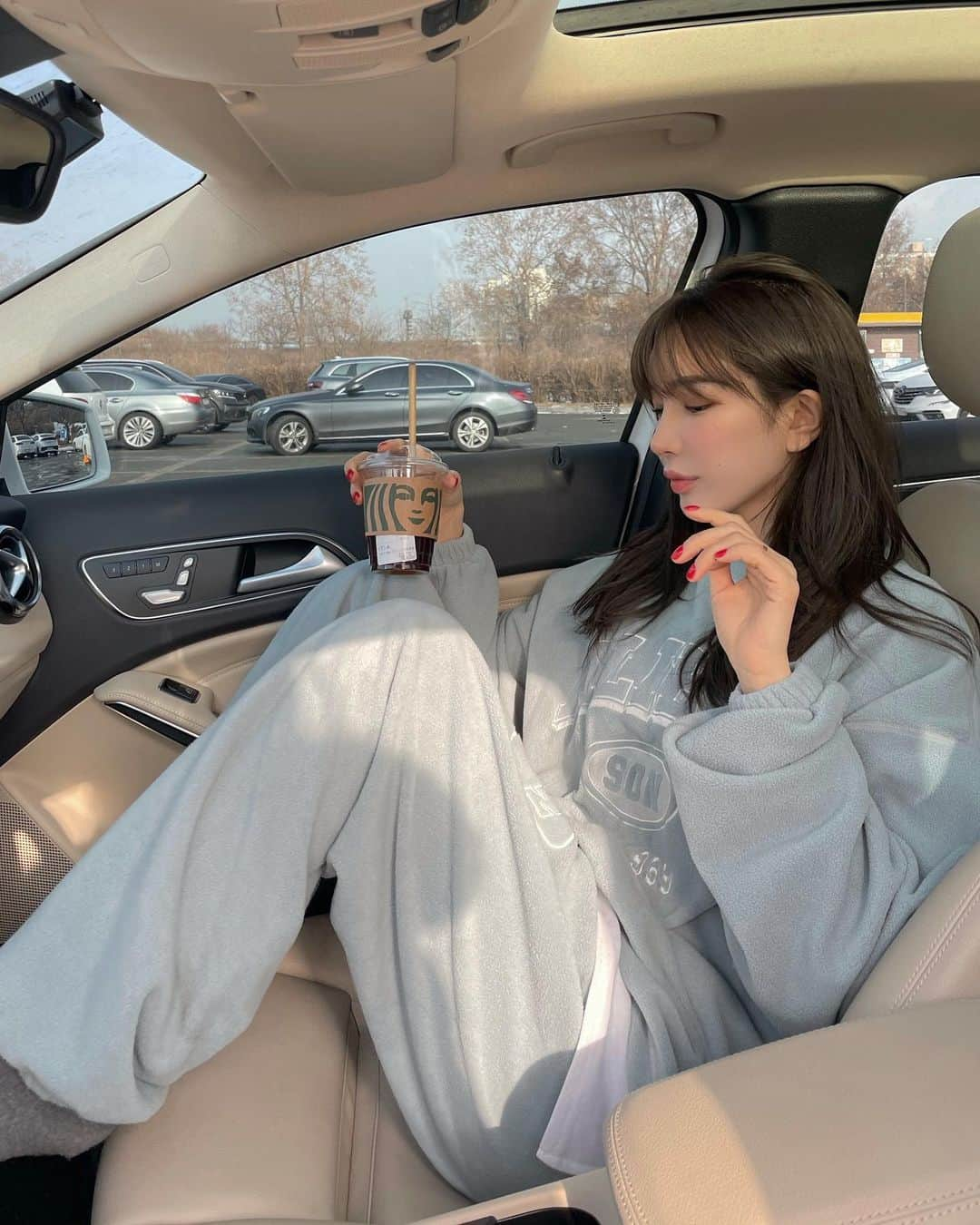 ディニさんのインスタグラム写真 - (ディニInstagram)「CARFE 🚗+☕️ 🦥 #협찬 #alibenson」1月13日 20時51分 - keemdani