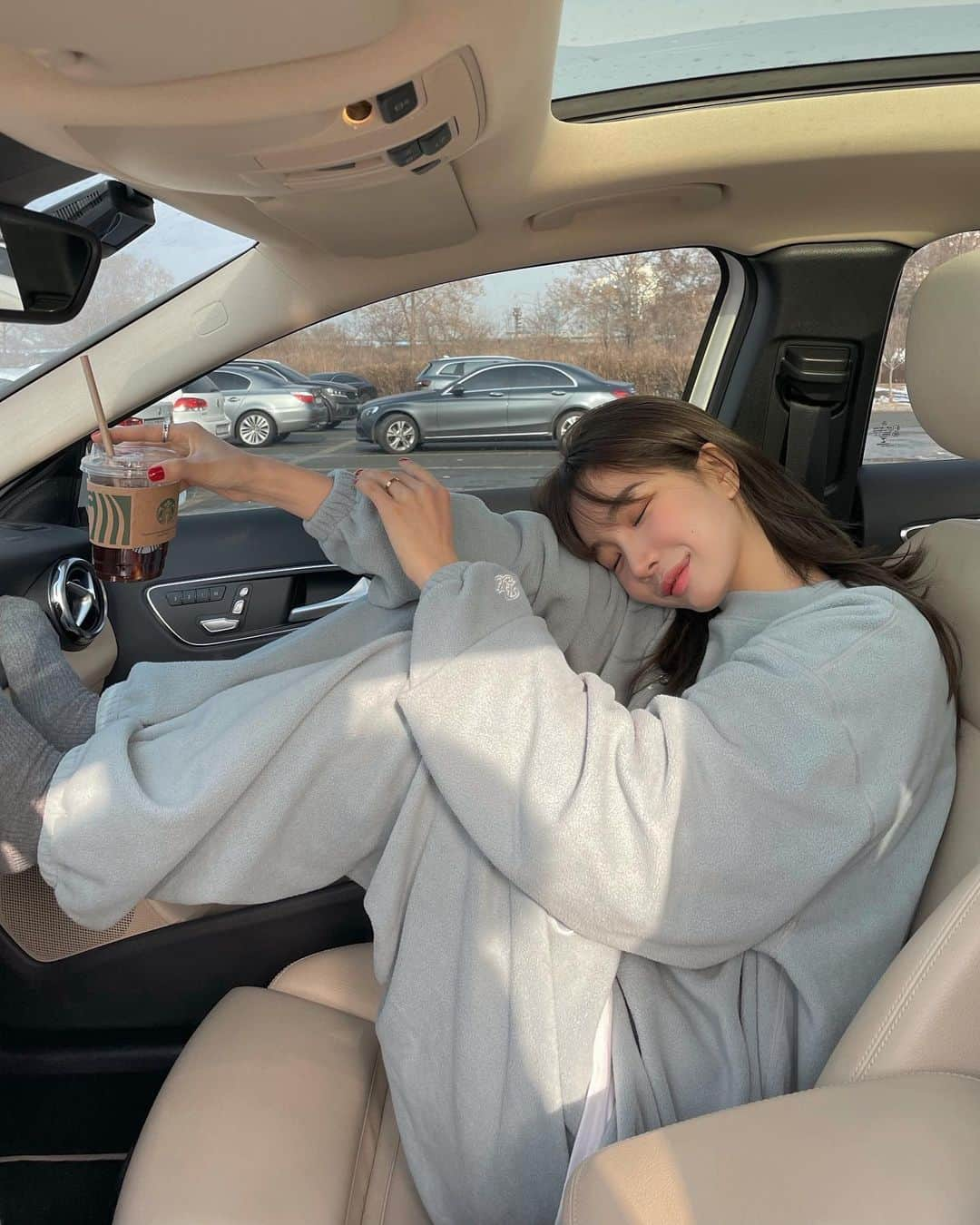 ディニさんのインスタグラム写真 - (ディニInstagram)「CARFE 🚗+☕️ 🦥 #협찬 #alibenson」1月13日 20時51分 - keemdani