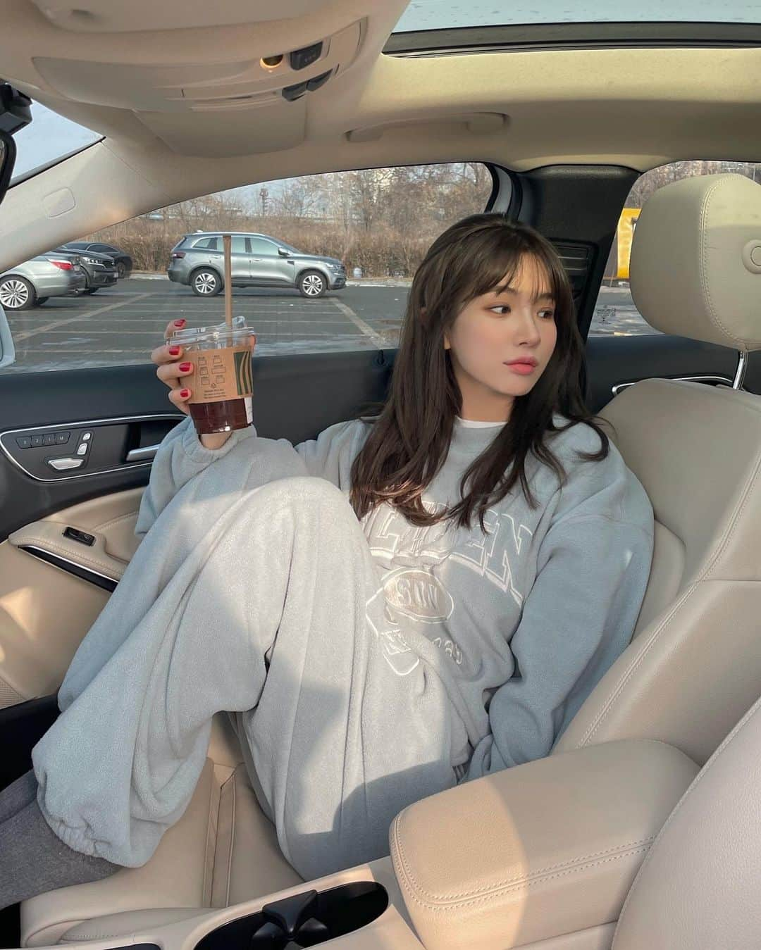 ディニさんのインスタグラム写真 - (ディニInstagram)「CARFE 🚗+☕️ 🦥 #협찬 #alibenson」1月13日 20時51分 - keemdani