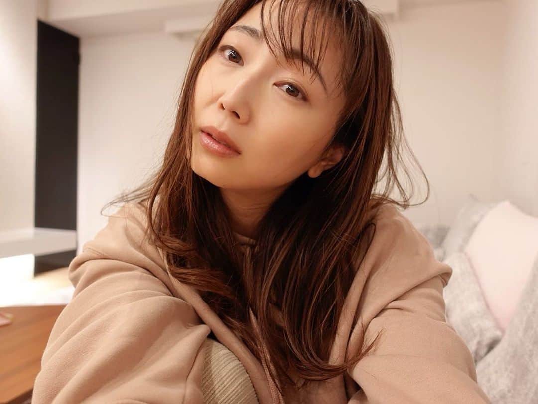 木南清香さんのインスタグラム写真 - (木南清香Instagram)「🤎 ・ ・ 新しいカメラを買ったので 試しに撮ってみた♡ どんな顔よ。笑 ・ #おやすみなさい」1月13日 20時44分 - kinami_sayaka