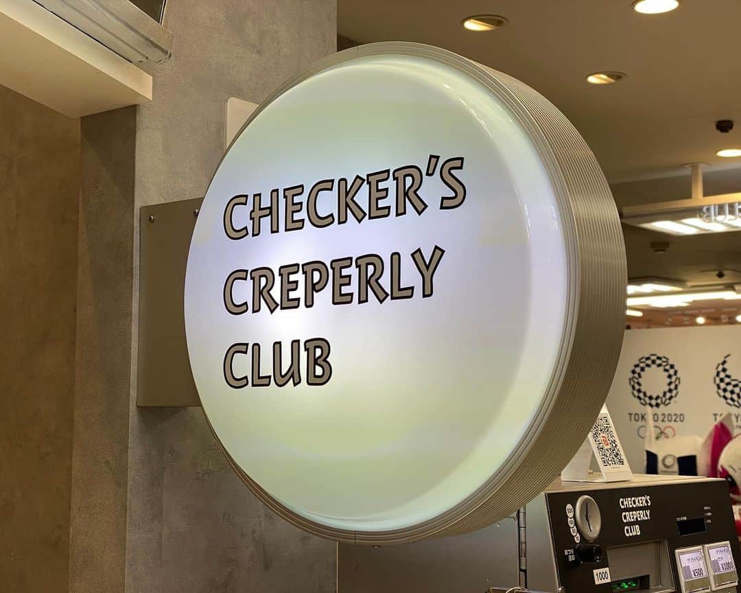 外賀幸一さんのインスタグラム写真 - (外賀幸一Instagram)「＂CCC＂  きょうの「外賀CHECK」は E BeanSの1階に去年12月できたばかりの 「CHECKER'S CREPERLY CLUB」という クレープ専門店をご紹介しました！  見た目も味も楽しめるクレープで 種類豊富なので正直迷います（笑）  ぜひクレープスタンド付きの フォトスポットがあるので 写真撮ってくださいね♪  #checkerscreperlyclub  #クレープ #仙台スイーツ  #外賀check #ohバンデス」1月13日 20時48分 - 51geka51