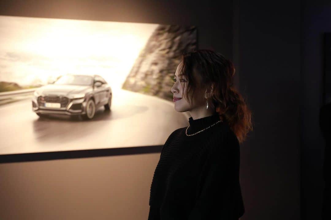 西内ひろさんのインスタグラム写真 - (西内ひろInstagram)「Audiの次世代型ブランドストアが東京・青山に世界初オープン！！！✨  一足先にプレビューに行って 最新コンセプトカーの展示や体験型イベントの開催など、Audiの最先端をご体感してきました🚙  内装もやっぱりカッコ良かったです！  ドライブ旅早くしたいなぁ〜！！！  #HouseofProgress  @AudiJapan  #車 #car #audi  #ドライブ」1月13日 19時23分 - 0214hiro