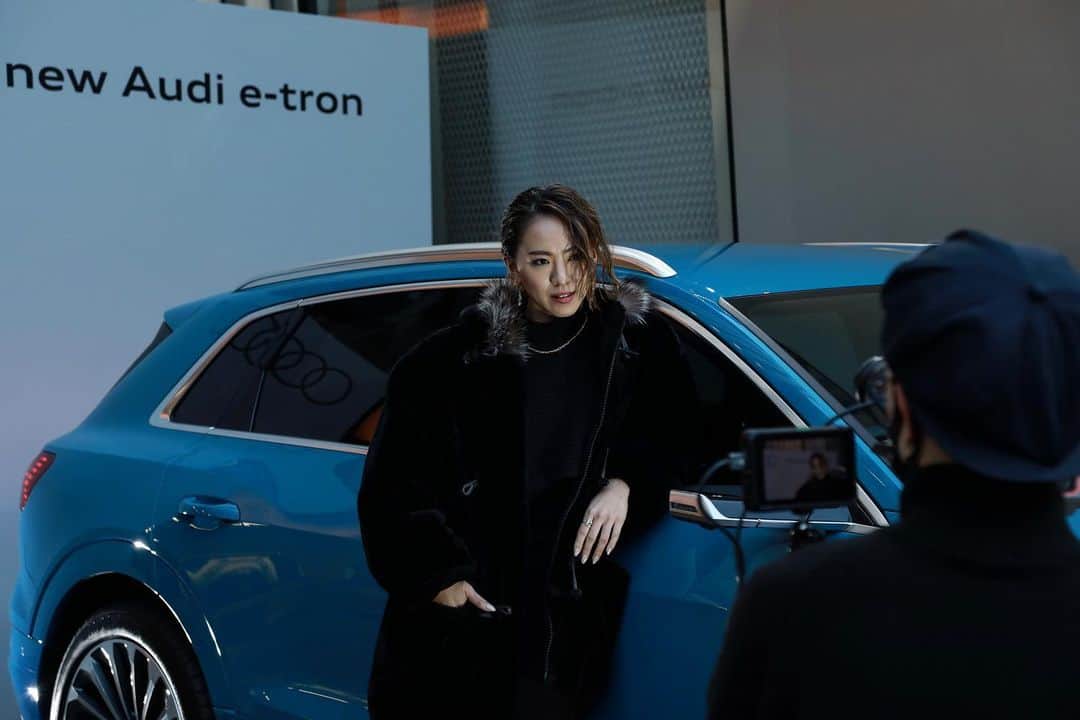 のインスタグラム：「Audiの次世代型ブランドストアが東京・青山に世界初オープン！！！✨  一足先にプレビューに行って 最新コンセプトカーの展示や体験型イベントの開催など、Audiの最先端をご体感してきました🚙  内装もやっぱりカッコ良かったです！  ドライブ旅早くしたいなぁ〜！！！  #HouseofProgress  @AudiJapan  #車 #car #audi  #ドライブ」