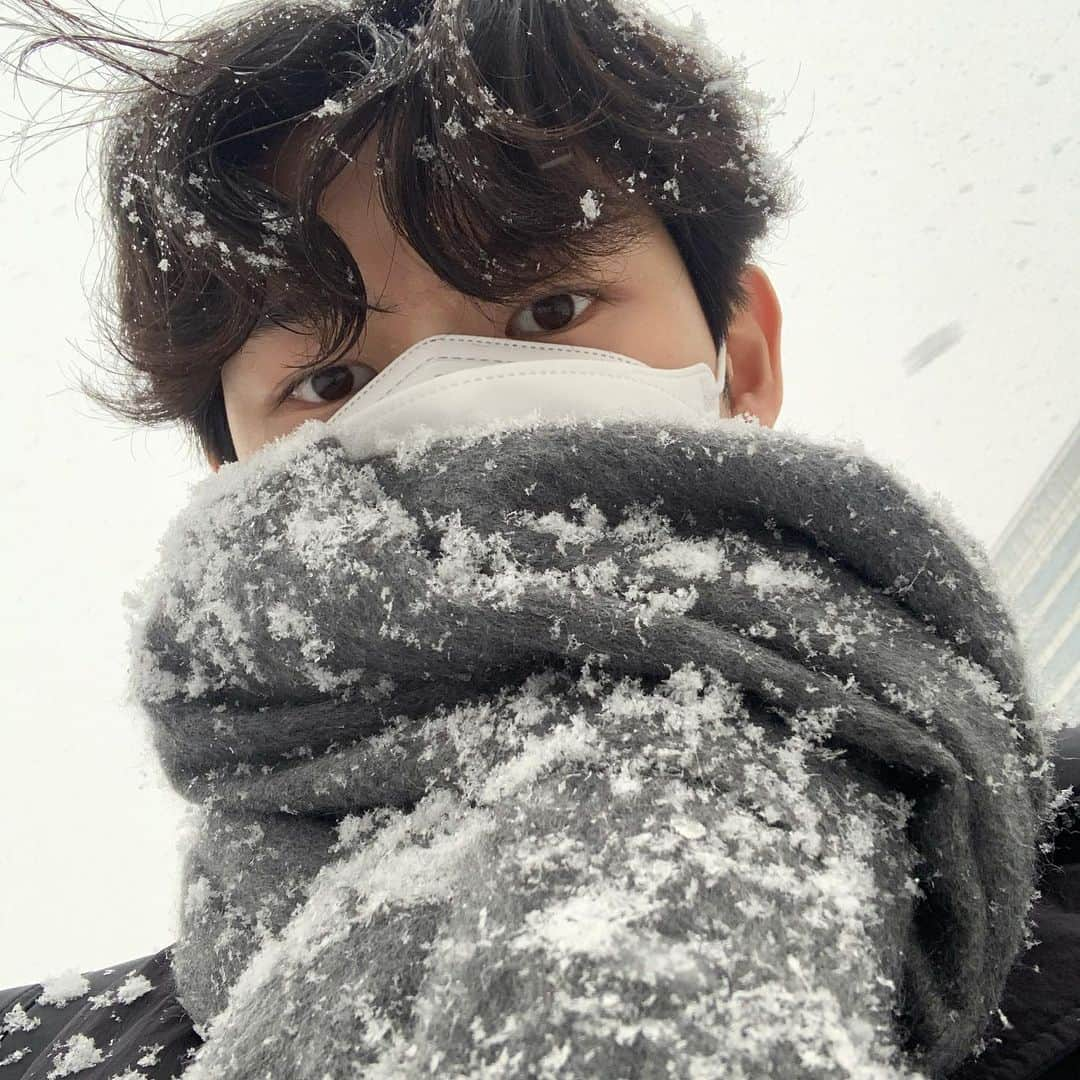 ソン・ヒョヌさんのインスタグラム写真 - (ソン・ヒョヌInstagram)「☃️❄️」1月13日 19時18分 - sssonzino