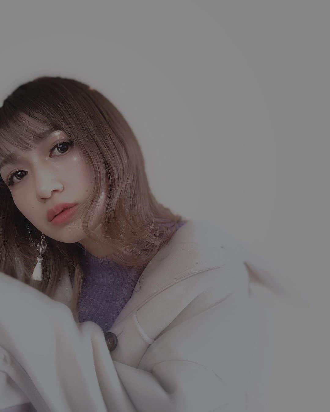 hyodo sonokaのインスタグラム：「. . 髪の毛がサラ艶で気分 るんるんなそのまるです🦥 . この洗い流さないトリートメントを 使いだしてからありがたいことに 広がることがほっとんどなくなったし 何度も触りたくなるサラサラになって しあわせアイテムってことを 言いたくて投稿しました〜〜🧺🤎 . . .」