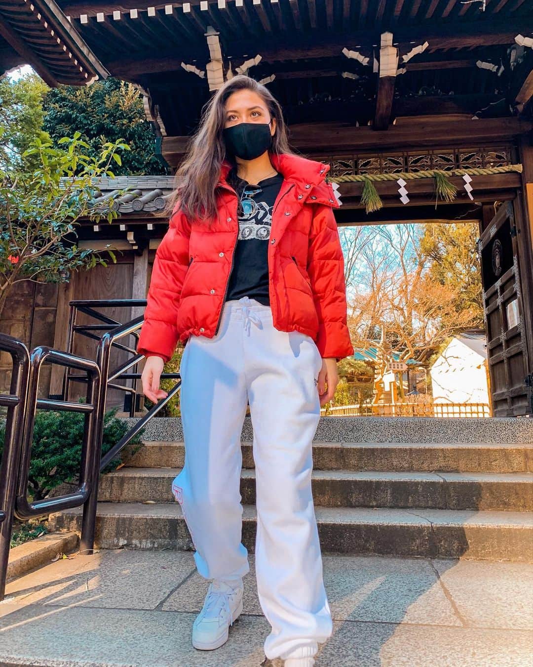 リン・ハッチソンのインスタグラム：「Inari lunch, always goes down well 🍚🙌」