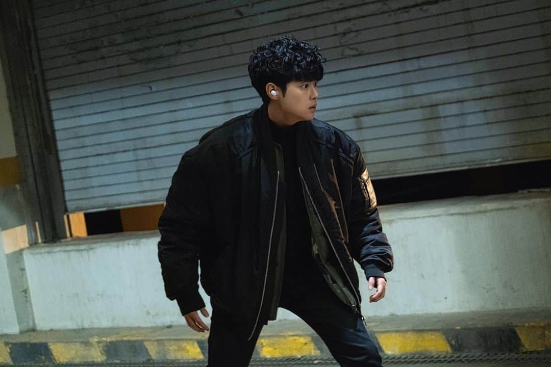 のインスタグラム：「그대로 멈춰 랏! 얍  #경이로운소문#ocn#netflix」