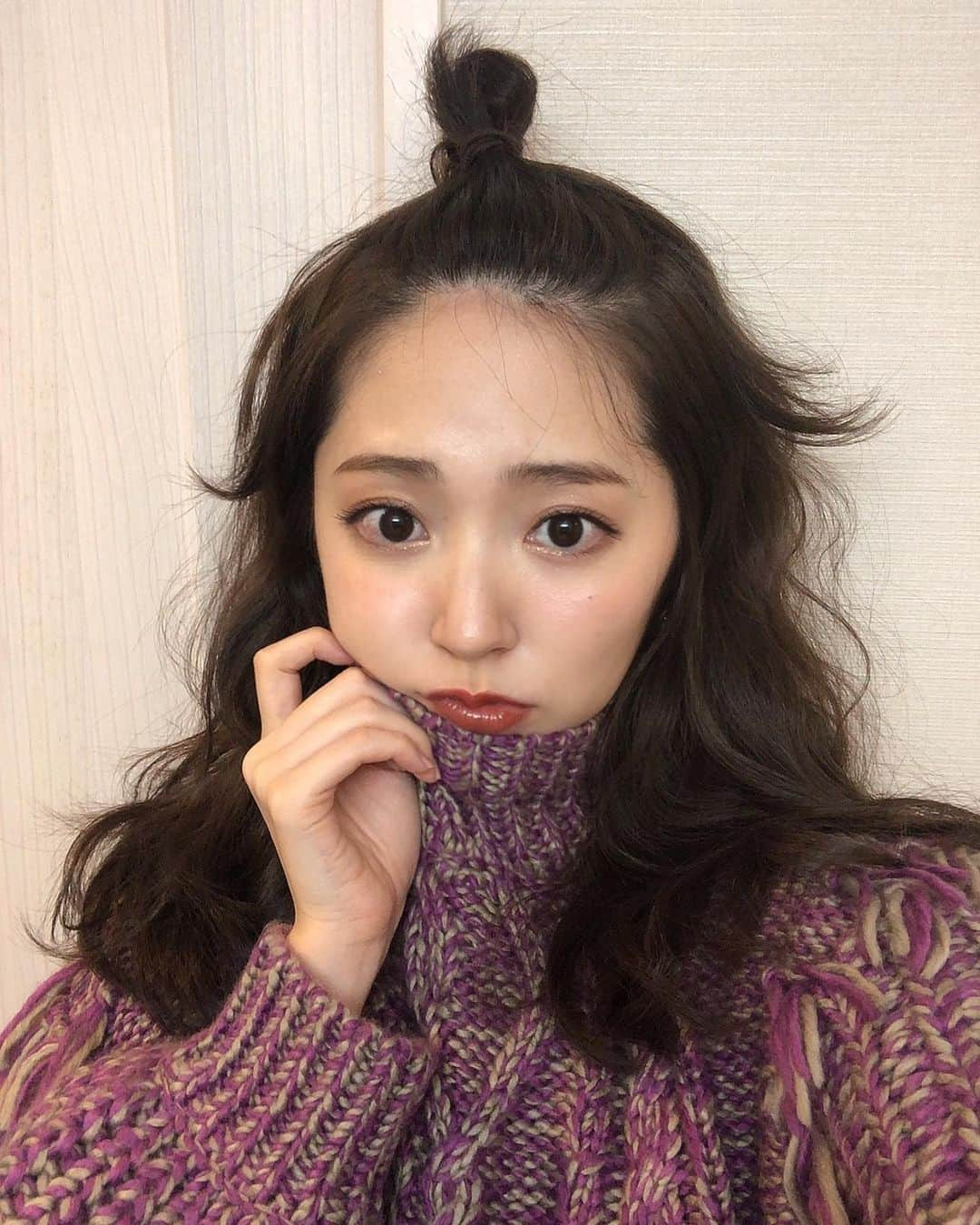 鈴木愛理さんのインスタグラム写真 - (鈴木愛理Instagram)「✴︎ 左右にぴょんぴょん  #なんかの仕事帰りのひとコマ #左右にぴょんぴょんといえば #小学校の体育での得意科目は #反復横跳びでしたとさ #男子超えて学年一位でしたとさ #球技苦手だから #体力測定系はガチ勢 #反復横跳びの時の必死さって #想像すると笑えるよね #💨」1月13日 19時40分 - airisuzuki_official_uf