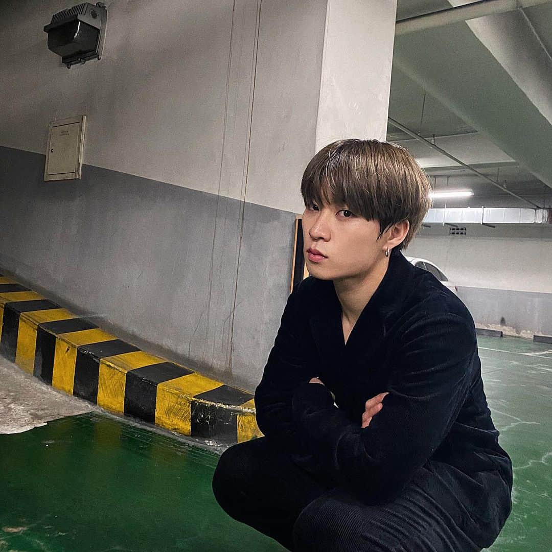 ピョン・ヒョンミンのインスタグラム：「멋진척🥶」