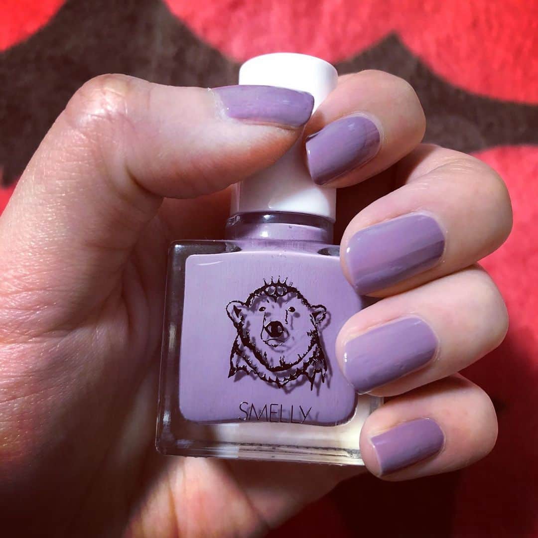 Megu さんのインスタグラム写真 - (Megu Instagram)「濃すぎず、淡すぎない、絶妙なカラー！こういうカラーが欲しかったあ！💜ハケも塗りやすくなっててうれしい😻タロットというカラーです。#スメリーネイル部 #スメリー」1月13日 19時34分 - megu_negicco