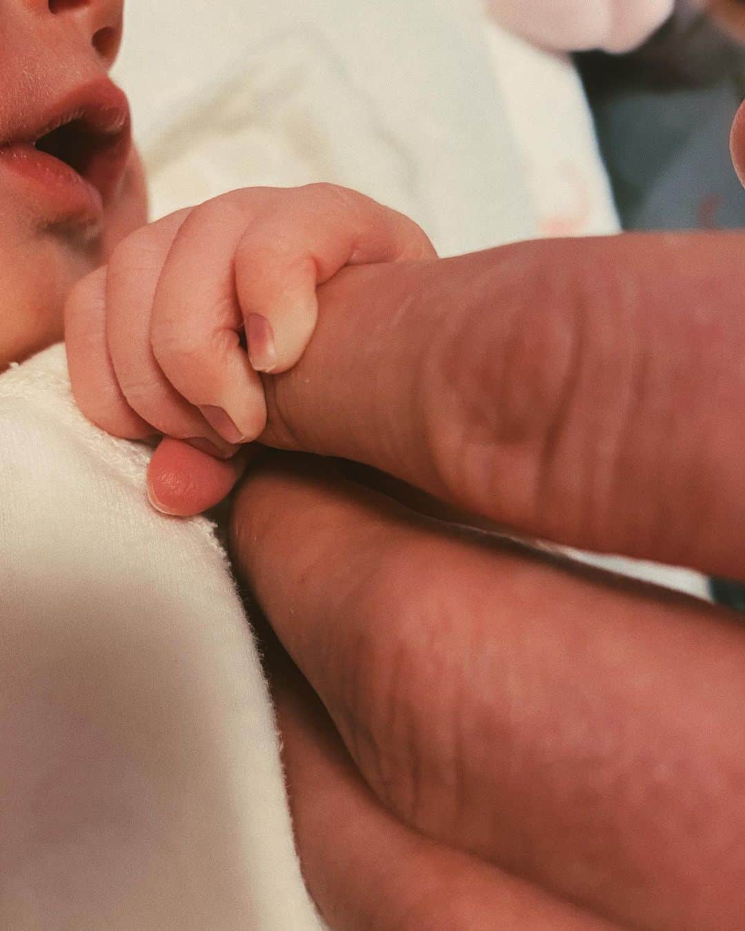 ミチェル・ランゲラクさんのインスタグラム写真 - (ミチェル・ランゲラクInstagram)「Welcome to the world Emiliana Langerak 🥰🥰🥰」1月13日 19時35分 - mitchlangerak