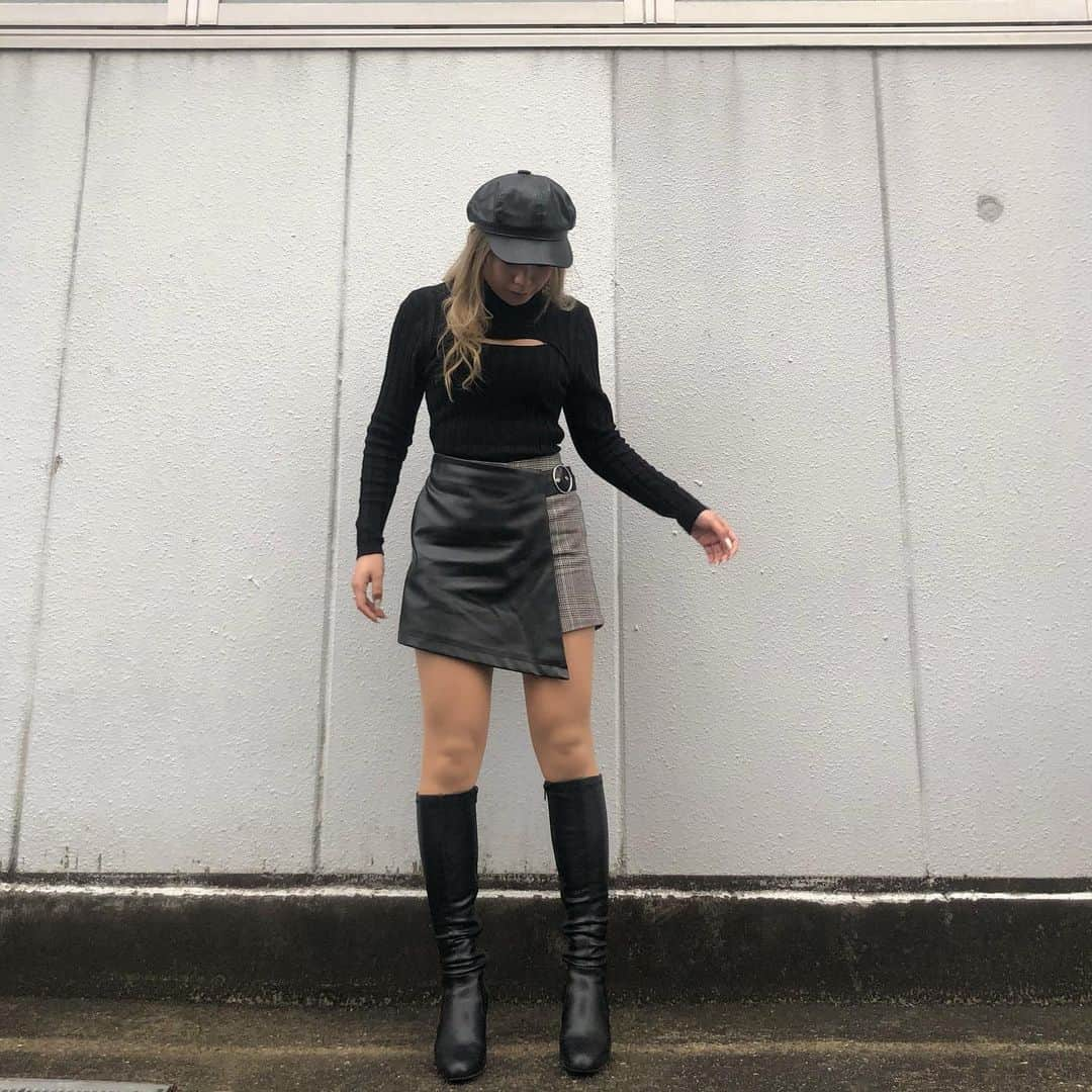 EON（梶野恵園）のインスタグラム：「﻿ ﻿ あれ？膝に人相ある？？？？？﻿ ﻿ ﻿ ﻿  #ootd #ootdfashion #code #codenate  #coordinate #todayscode #fashion #instafashion #todaysoutfit #outfit  #anap #ブーツコーデ #ニーハイブーツコーデ  #キャスケット #キャスケットコーデ  #えおんのええ私服」