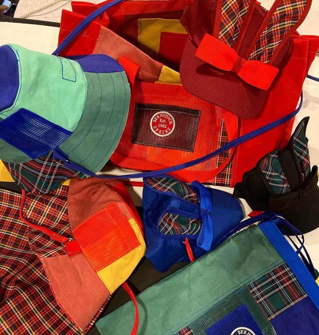 バーンストックスピアーズのインスタグラム：「Working on these new bags and hats which will be available exclusively on our website soon.  We create and manufacture everything in our London HQ.  Stay Safe everyone.」