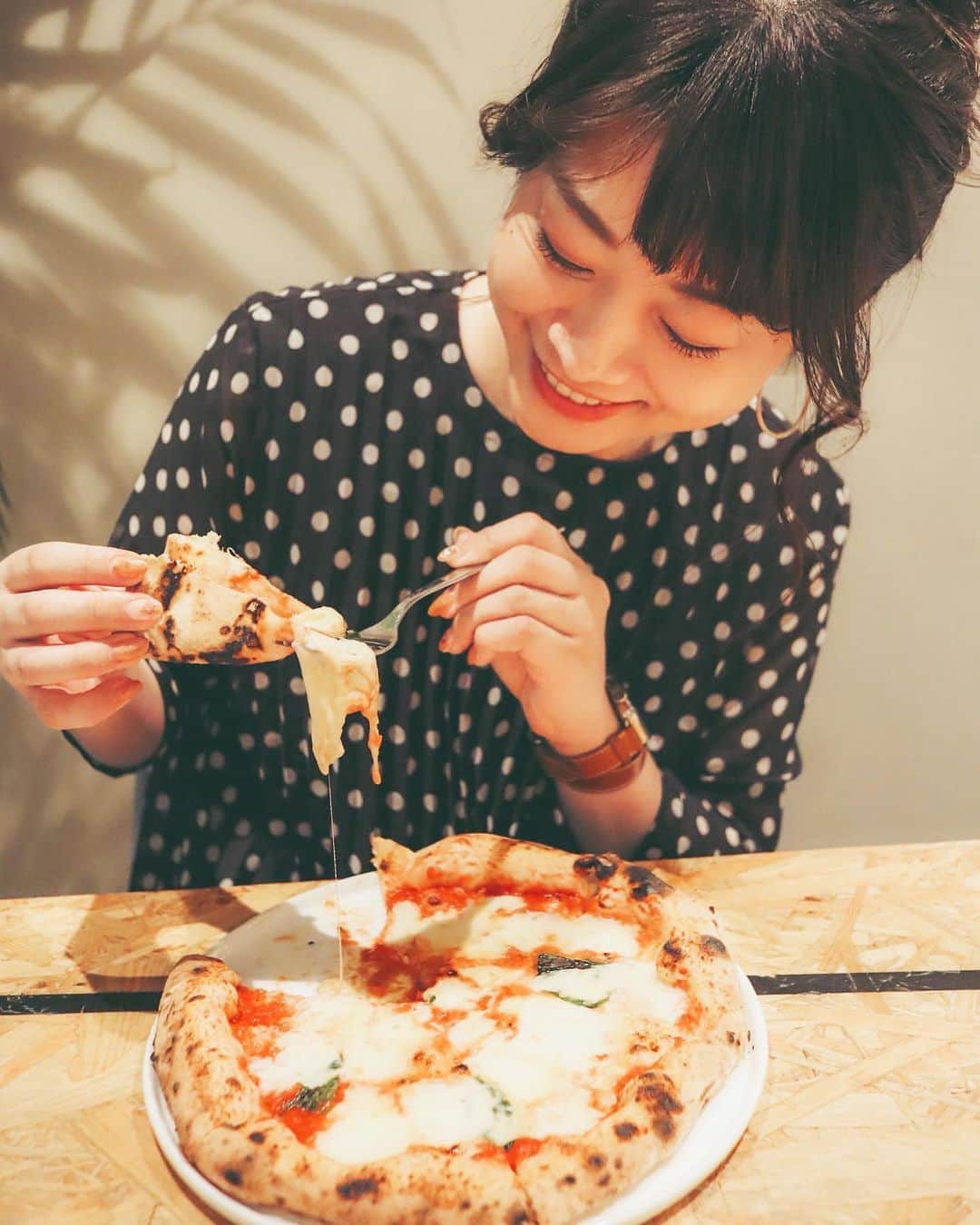 Kozue Kawabeさんのインスタグラム写真 - (Kozue KawabeInstagram)「去年の写真です… あぁ。久しぶりに外出したいなぁ。 最近めっきり外食していません… テイクアウトやデリバリー楽しもうかな🤔おうちごはんではなかなか再現できない味、やはりたまに食べたくなる😢 ㅤㅤㅤㅤㅤㅤㅤㅤㅤㅤㅤㅤㅤ ㅤㅤㅤㅤㅤㅤㅤㅤㅤㅤㅤㅤㅤ ㅤㅤㅤㅤㅤㅤㅤㅤㅤㅤㅤㅤㅤㅤㅤㅤㅤㅤㅤㅤㅤㅤㅤㅤㅤㅤ ㅤㅤㅤㅤㅤㅤㅤㅤㅤㅤㅤㅤㅤ #ピザ #イタリアン #グルメ女子 #美味しいもの好きな人と繋がりたい #グルメ好きな人と繋がりたい #レストラン #ディナー #pizza #京都 #kyoto #焼き立てピザ #東京女子部 #タビジョ #いっぱい食べる君が好き #食べスタグラム #yummy #グルメ好き #グルメ巡り」1月13日 19時42分 - miyaco8